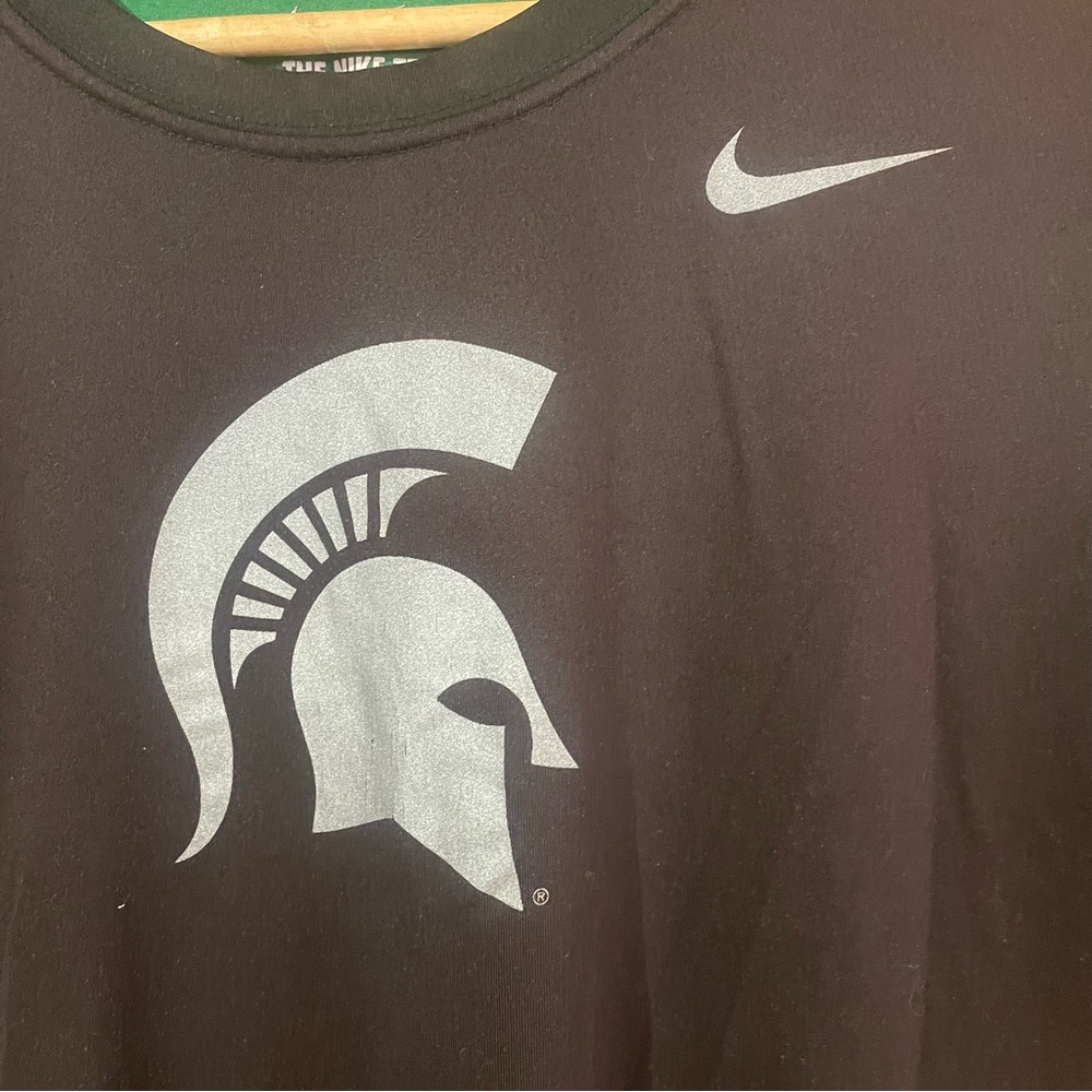 Nike Black Short Sleeve Tee with Silver Logo - Picture 2 of 4